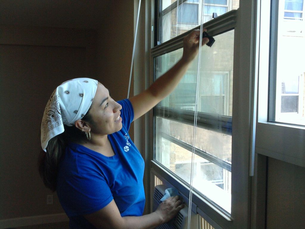 Lydia cleaning an Omaha home!