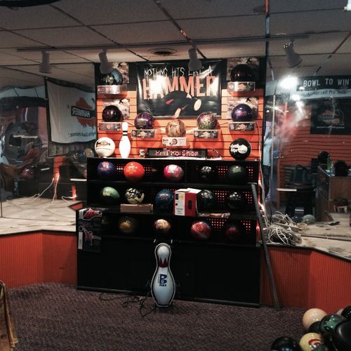 Pro Shop (Stonehedge Bowling in Akron, Ohio) BEFOR