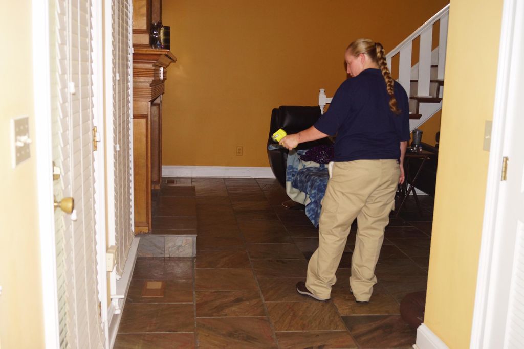 Laser temperature test at floor registers