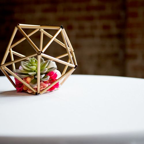 A modern, himmeli inspired centerpiece created wit