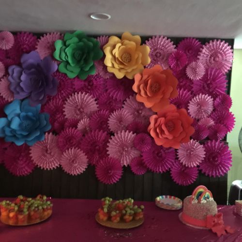Flower wall for 1 year old