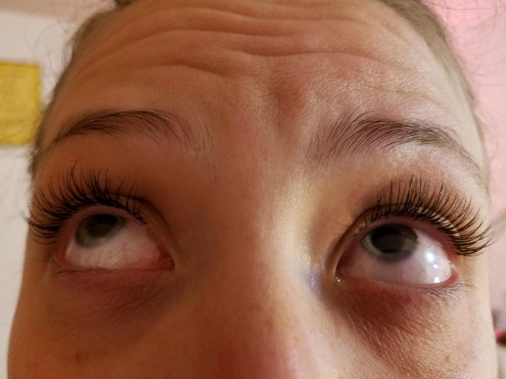 Eyelash extensions  (celebrity)