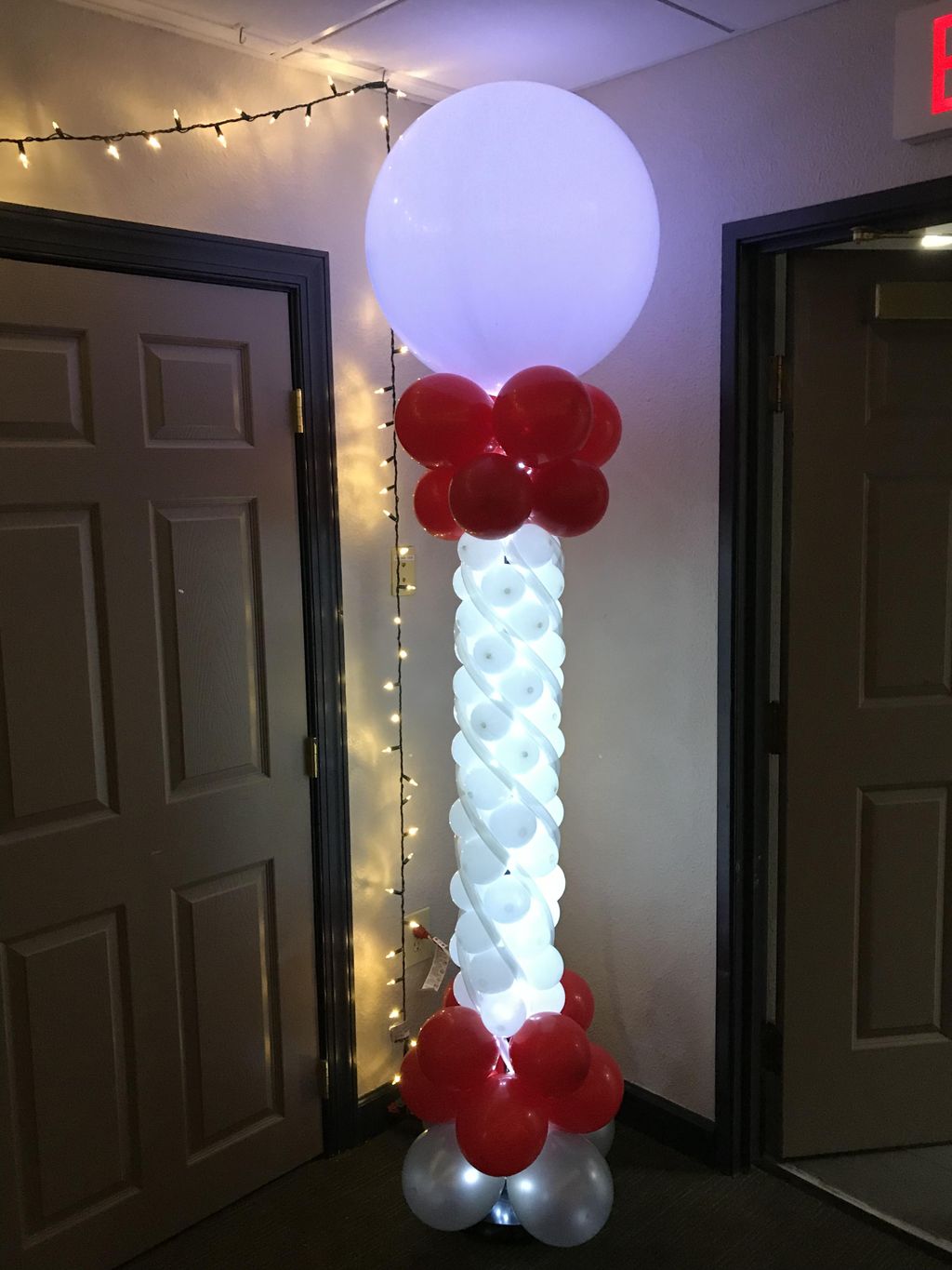 Lighted balloon column