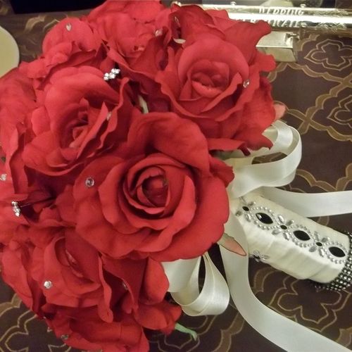 Hand held Silk Bridal Bouquet
with red roses beaut
