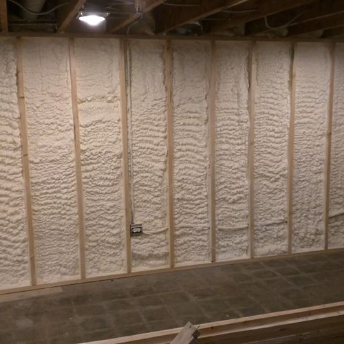 closed cell spray foam insulation installation