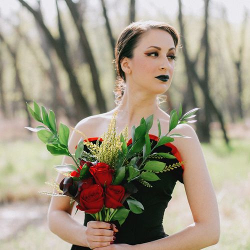 Goth wedding photo shoot with the Wildernesses Pho