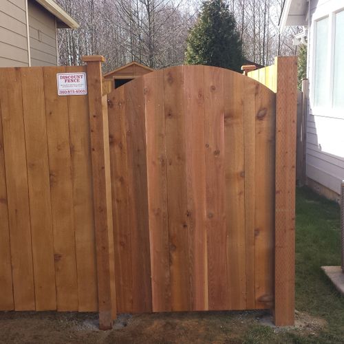 Estate Cedar Fence and Gate with Arch top 6 foot t