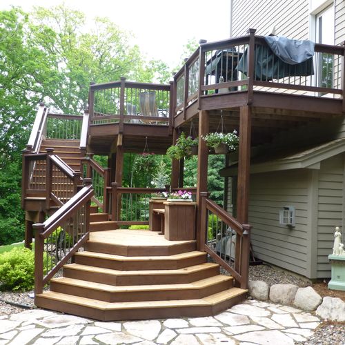 Beautiful large deck taken to two colors. Clear de