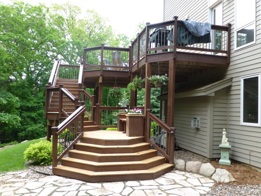Beautiful large deck taken to two colors. Clear de