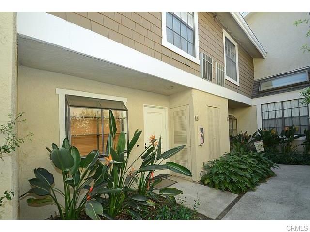 BED / BATH:  2/ 2,0,1,0
SQFT(src):  1,220 (B)
PRIC