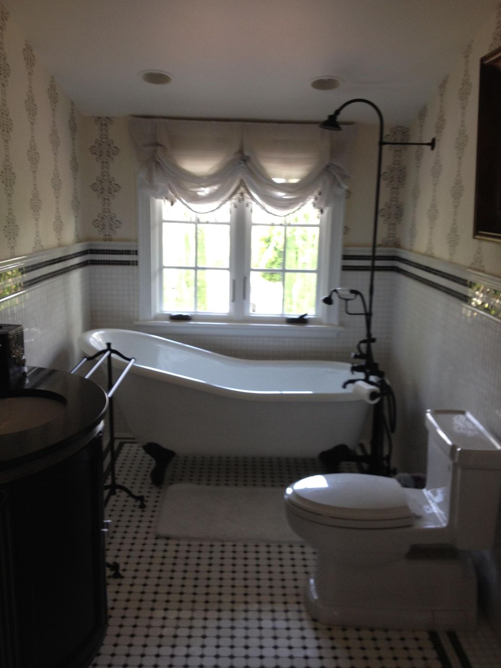 A vintage bathroom.