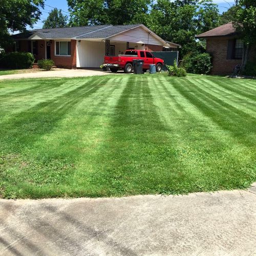 Lawn stripes in National Hills