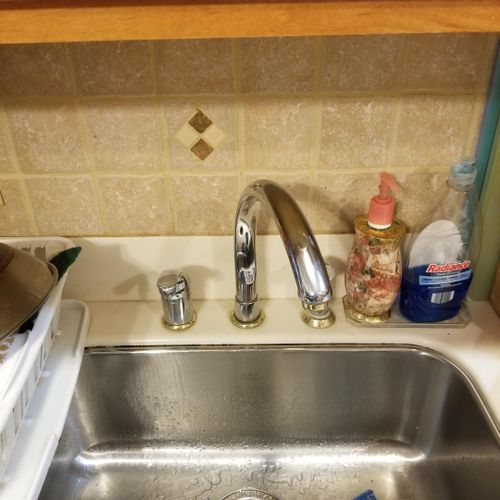 leaking kitchen faucet