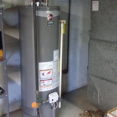 40 Gallon Natural Gas with Expansion Tank Installe