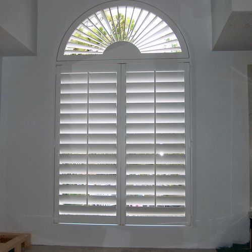 Plantation Shutter with Arch