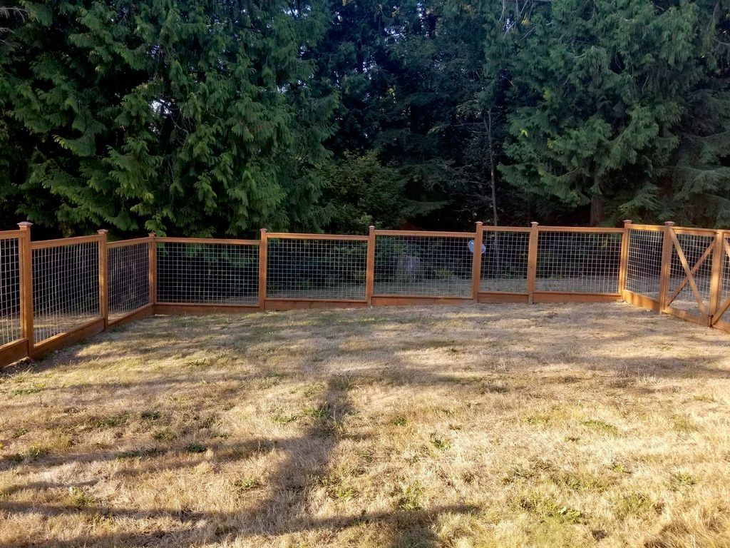 Hog wire fence 10