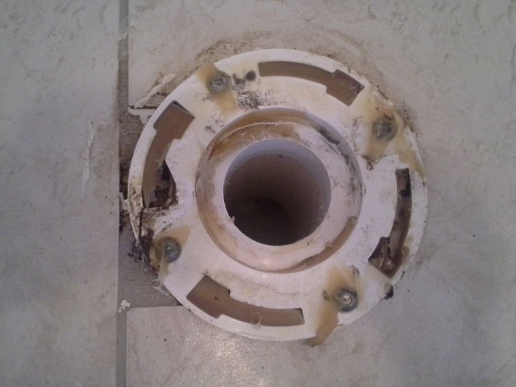 Loose toilet call - Before.