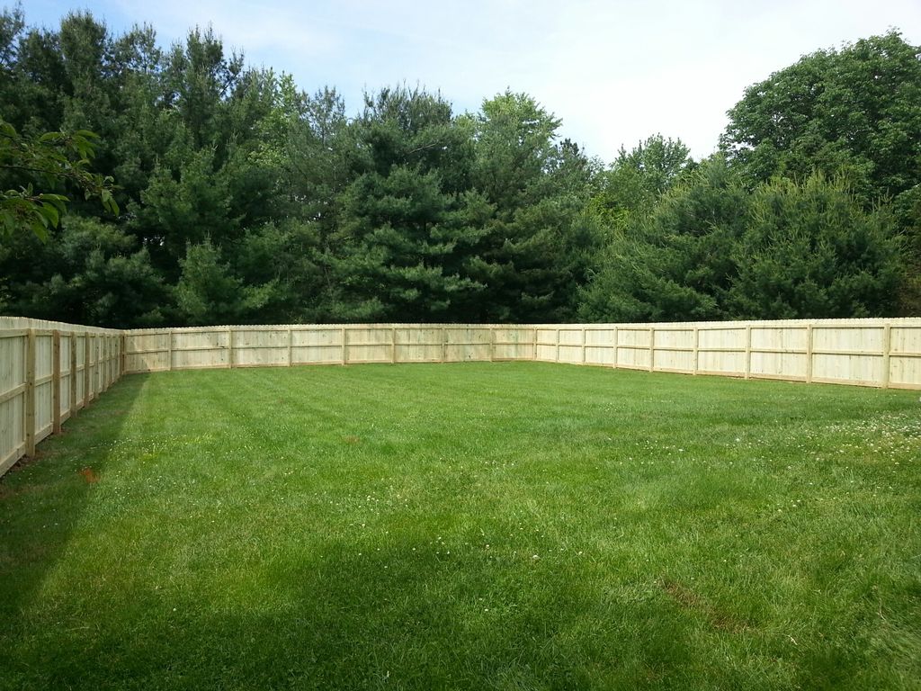 HUGE backyard in Reynoldsburg!!