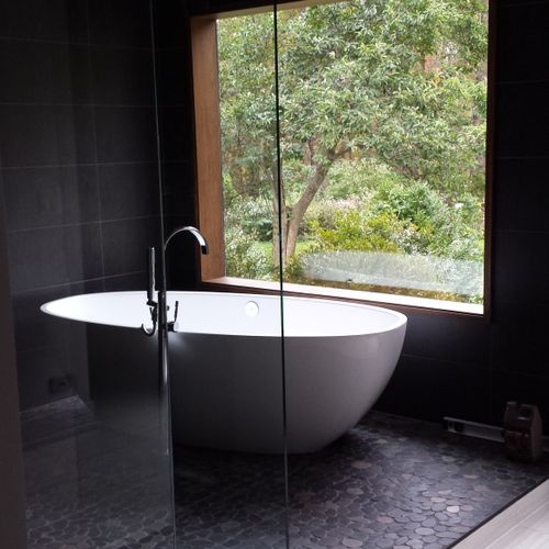 New Construction Master Bathroom Tub / Shower Encl