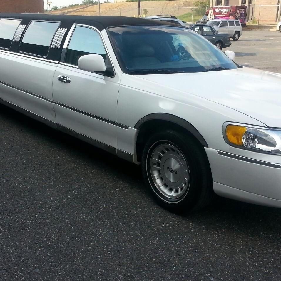 Writers International Stretch Limo Services