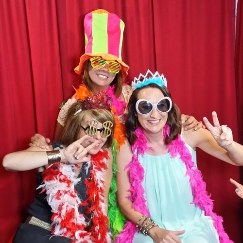 Fun photo booth guests!