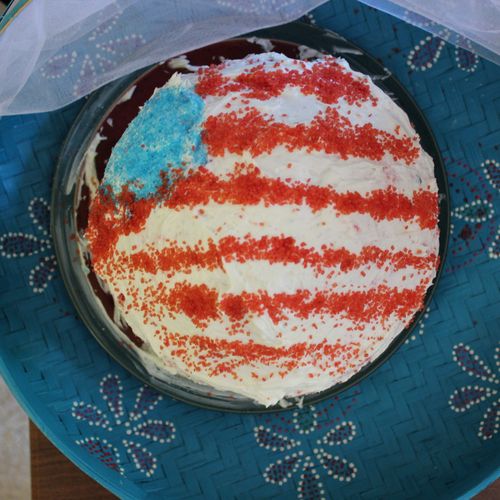 White american flag cake for a 4th party