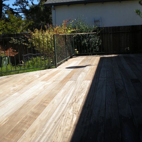 AFTER PRESSURE WASHING:
Exterior deck in Marin Cou