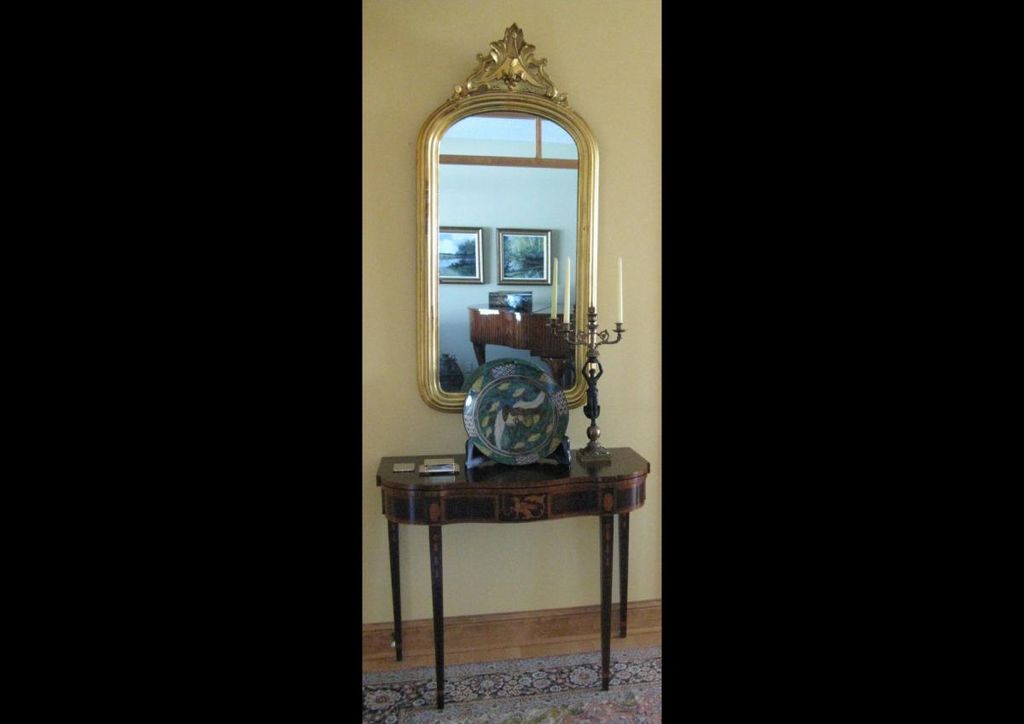 Staging and Decorating (Hallway)