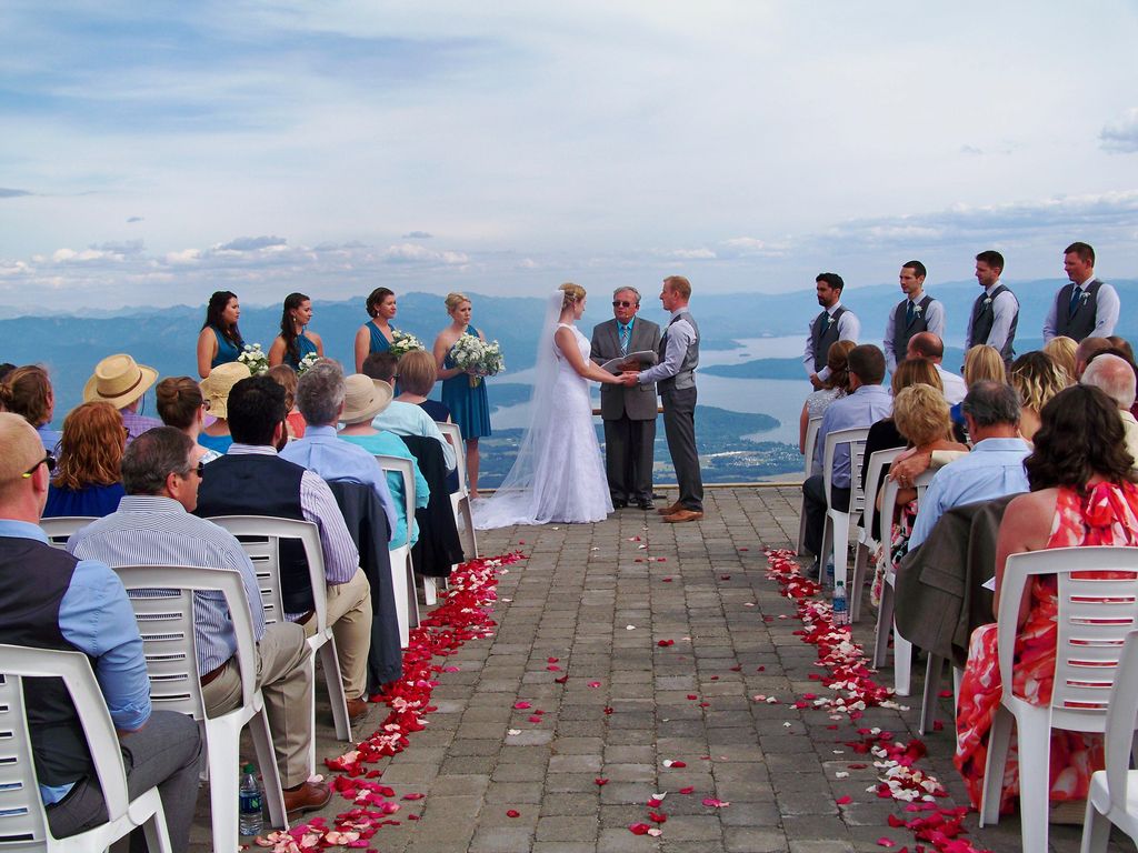 Wedding on the top of the ski hill at Schweitzer M