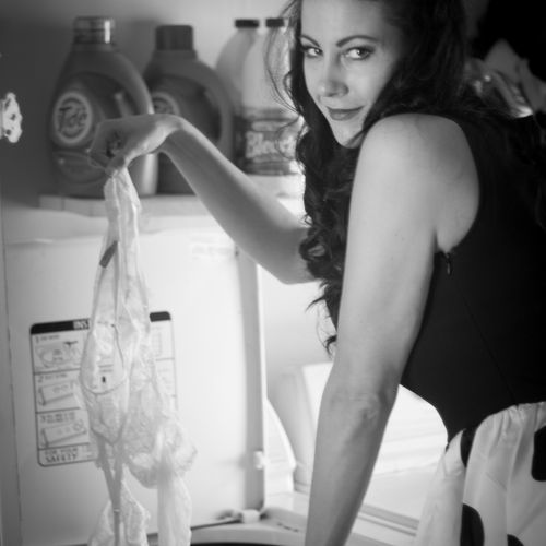 A little 40's housewife.