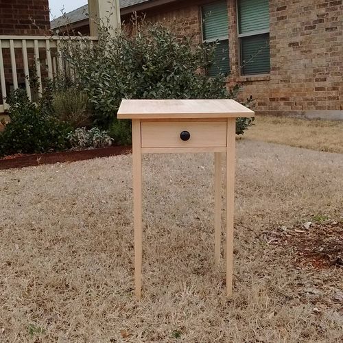 Maple end-table