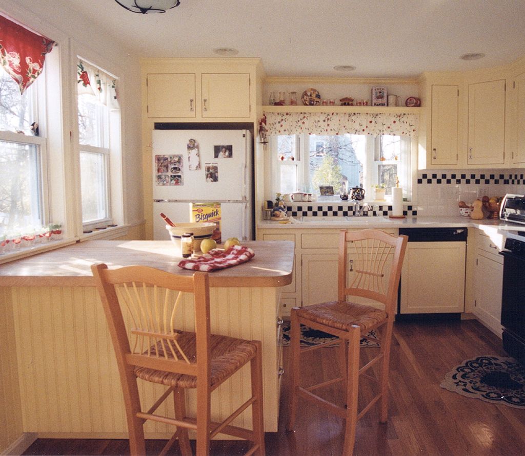 From dreary 70's kitchen with dark oak cabinets, t