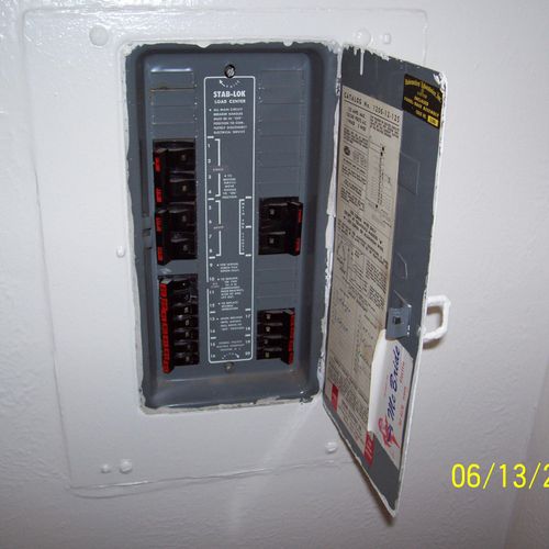 this is a federal pacific electrical panel box (FP