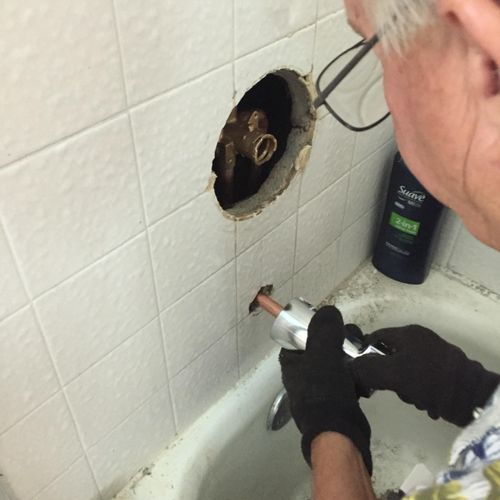Installing a new tub spout