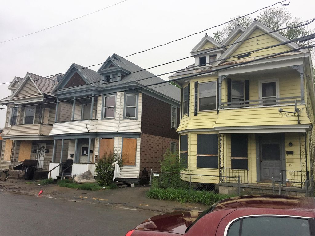 3 House Demo Before