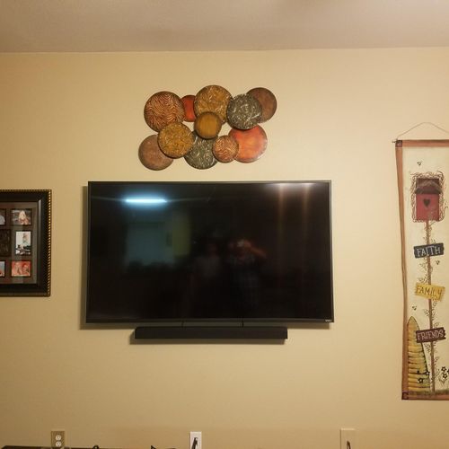 Living Room TV With sound Bar