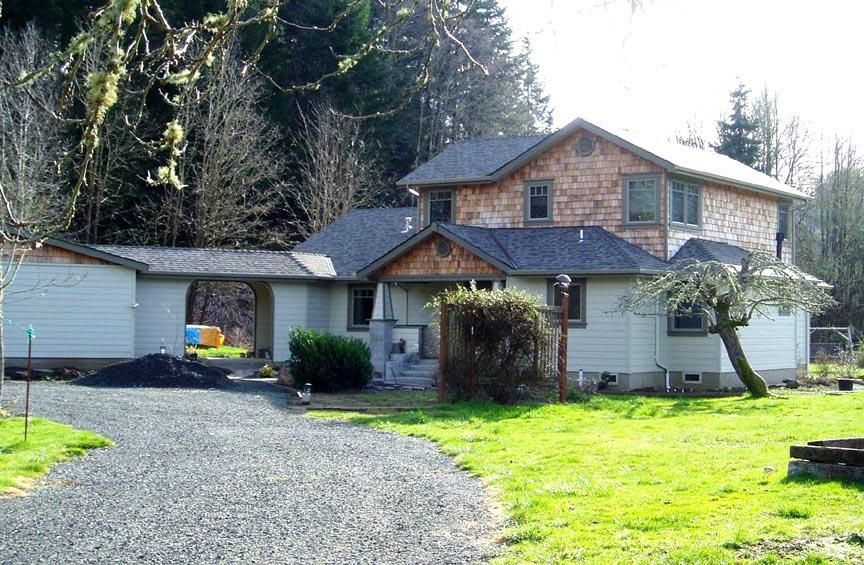 Craftsman style new house featuring ICF block cons