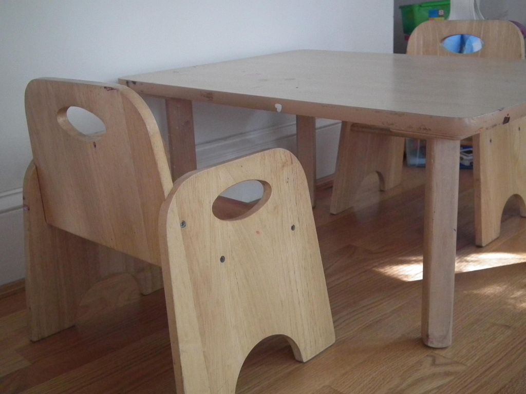 Low table and chairs for toddlers to work at.