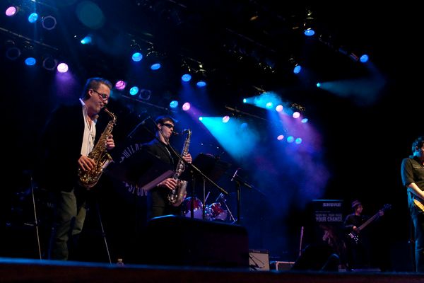 Book Nick and The Grooves for a real party!