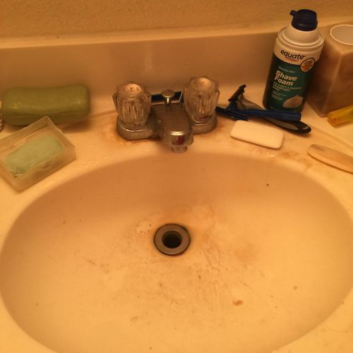 Sink before cleaning