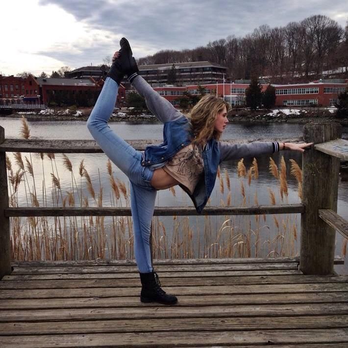 Chloe Lind Yoga