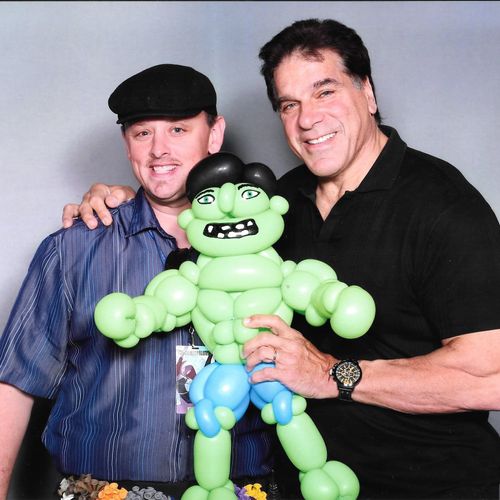 Cody and Lou Ferrigno with Hulk Balloon