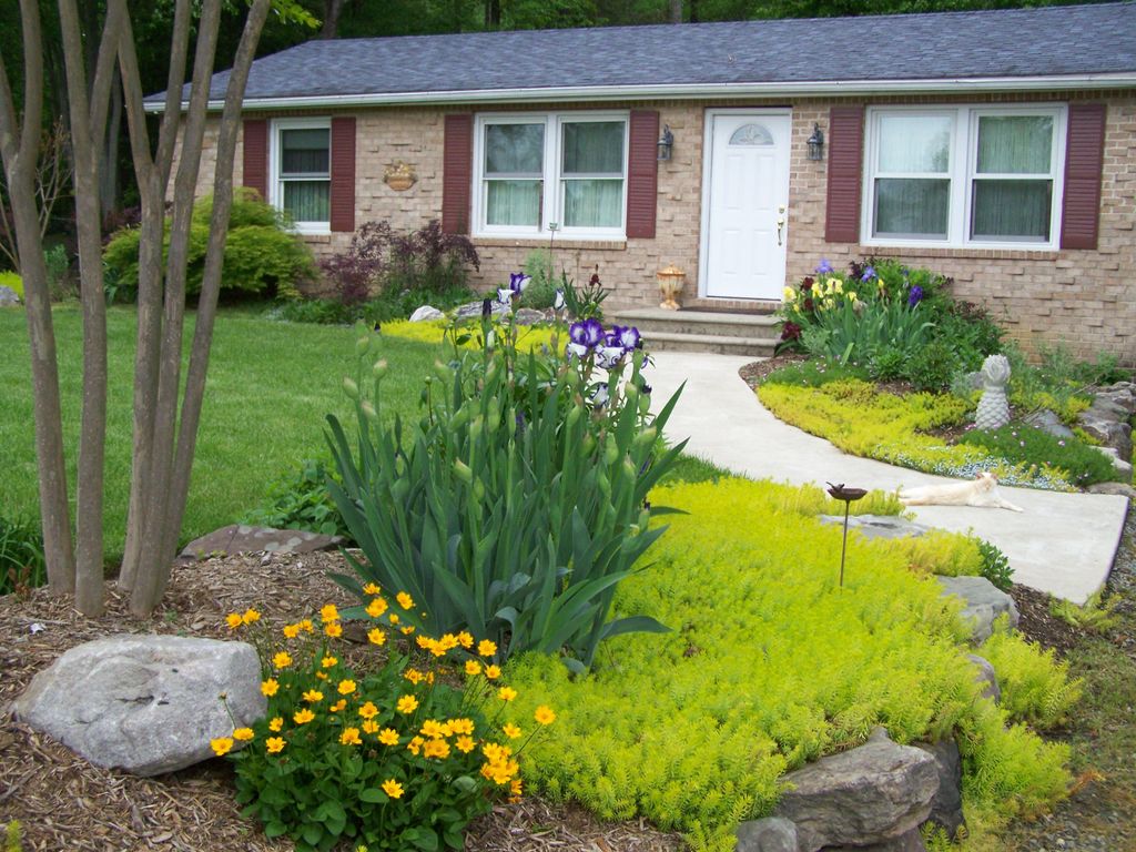 Year round curb appeal plus low maintenance equals