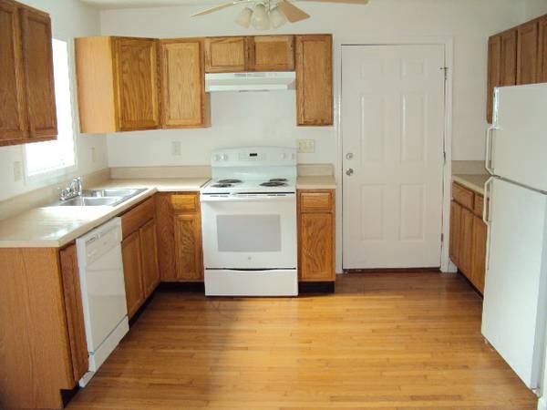 Did whole demo and remodel of kitchen... Paint flo