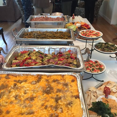 Buffet: Lasagna, Roasted vegetables, Green beans Y
