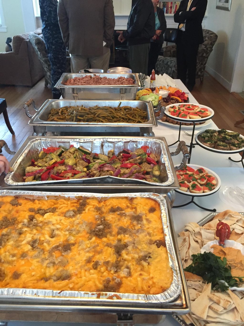Buffet: Lasagna, Roasted vegetables, Green beans Y