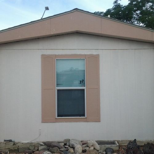 Exterior painting mobile home-before.