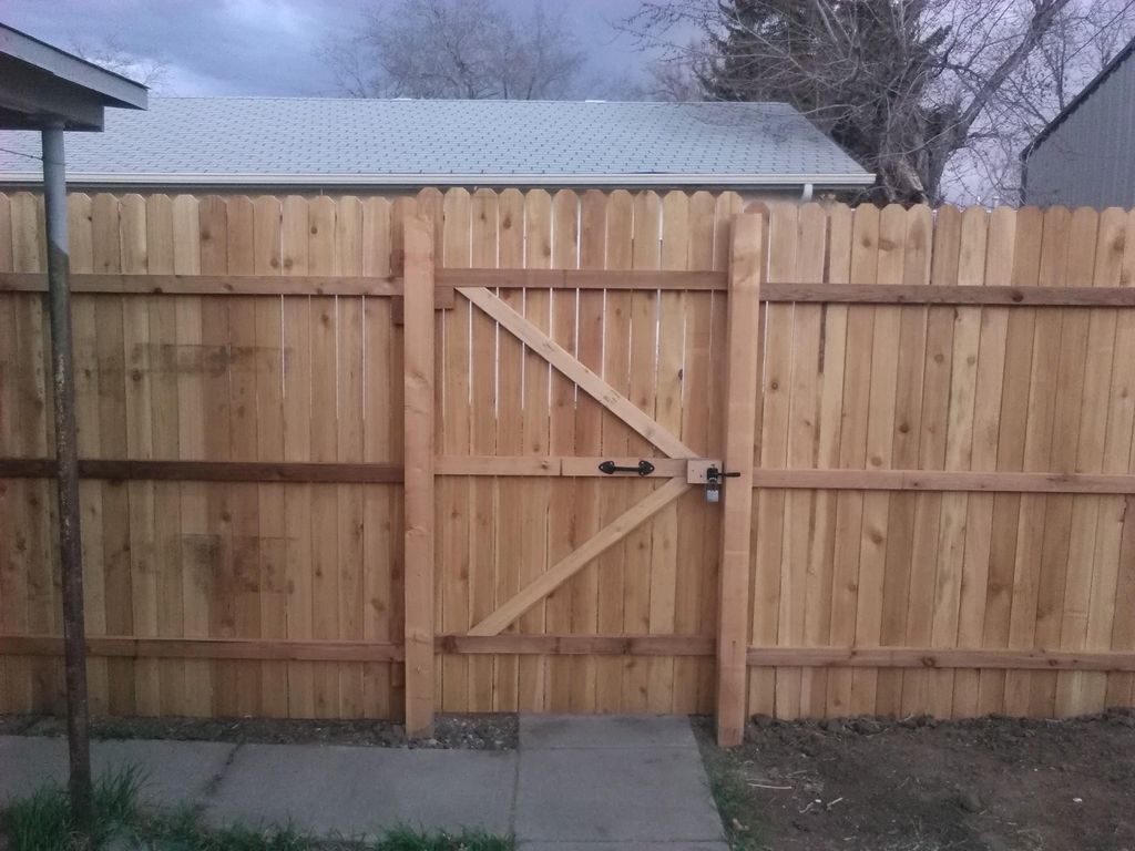 pics of a fence done in Englewood 
1 of 4