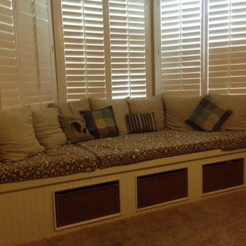 Bay window day bed