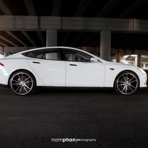 Telsa Model S photographed for Concavo Wheels.